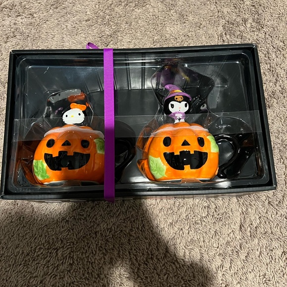 Hello Kitty Halloween Pumpkin Mugs - Orange and Black - Picture 1 of 4